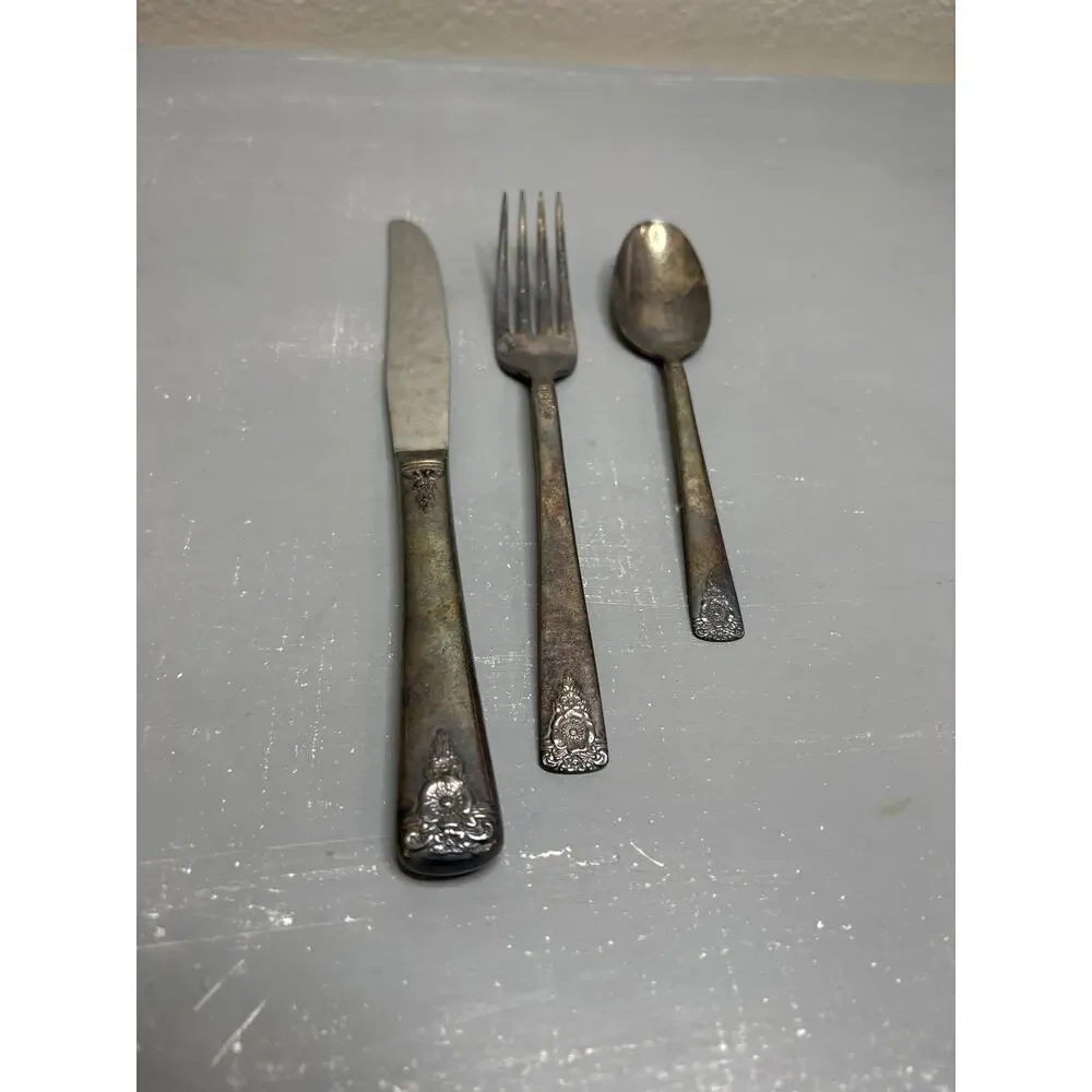 Vintage Wm Rogers Floral Silverplate Flatware Set of 3 Knife Fork Spoon IS